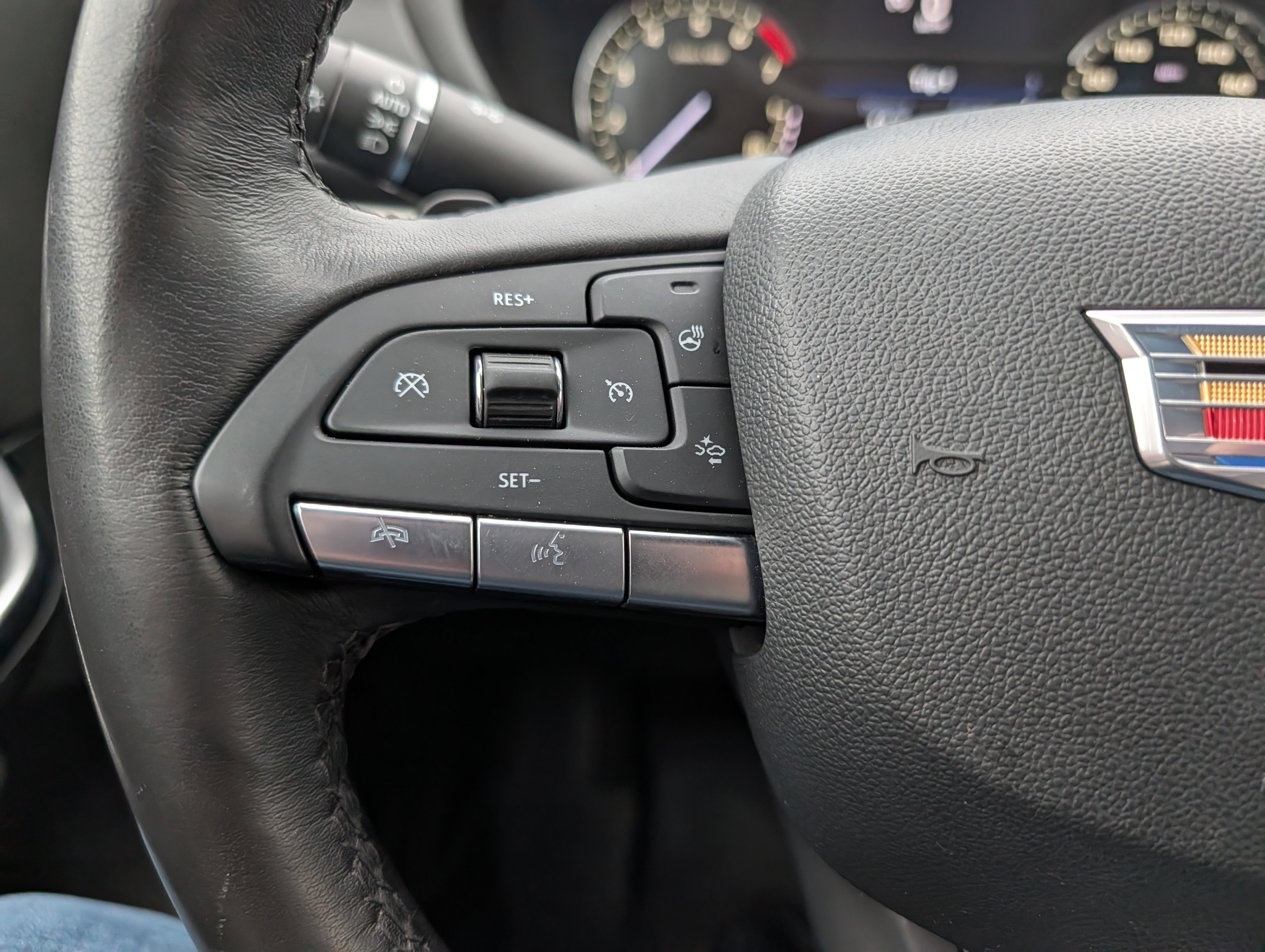 Used 2020 Cadillac XT4 Premium Luxury w/ Cold Weather Package image 16