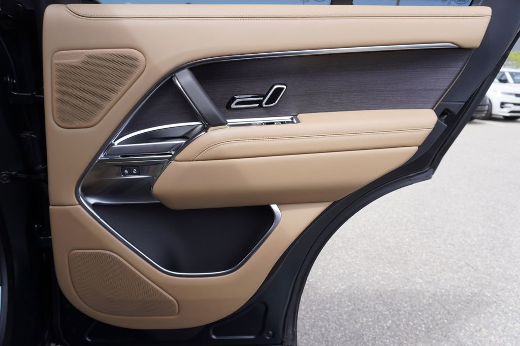 New 2026 Land Rover Range Rover SE AWD/4WD image 25