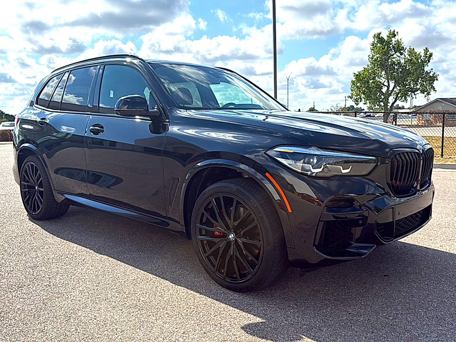 Used 2022 BMW X5 sDrive40i w/ M Sport Package RWD image 3
