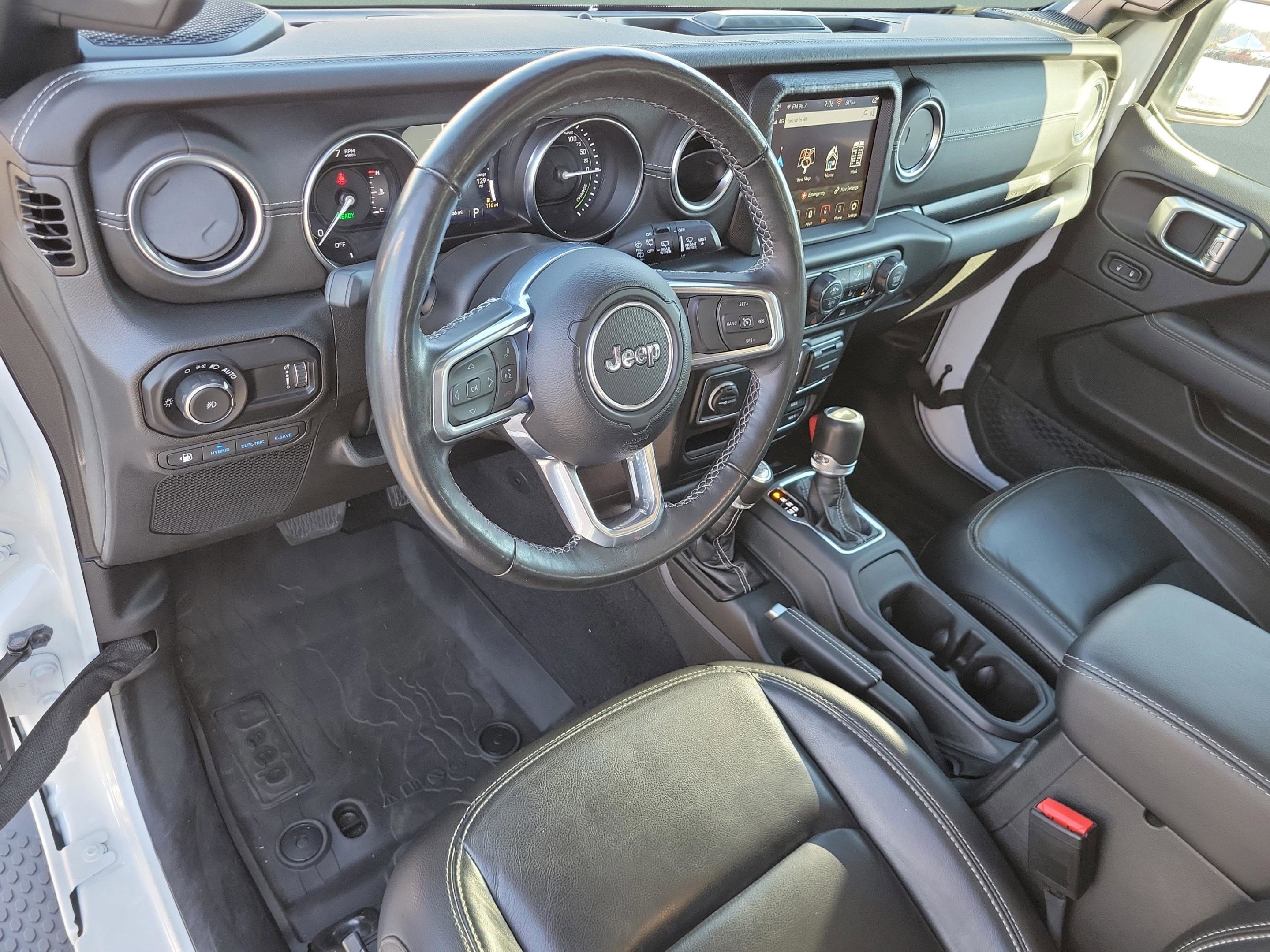 Used 2023 Jeep Wrangler Unlimited Sahara w/ Cold Weather Group image 13