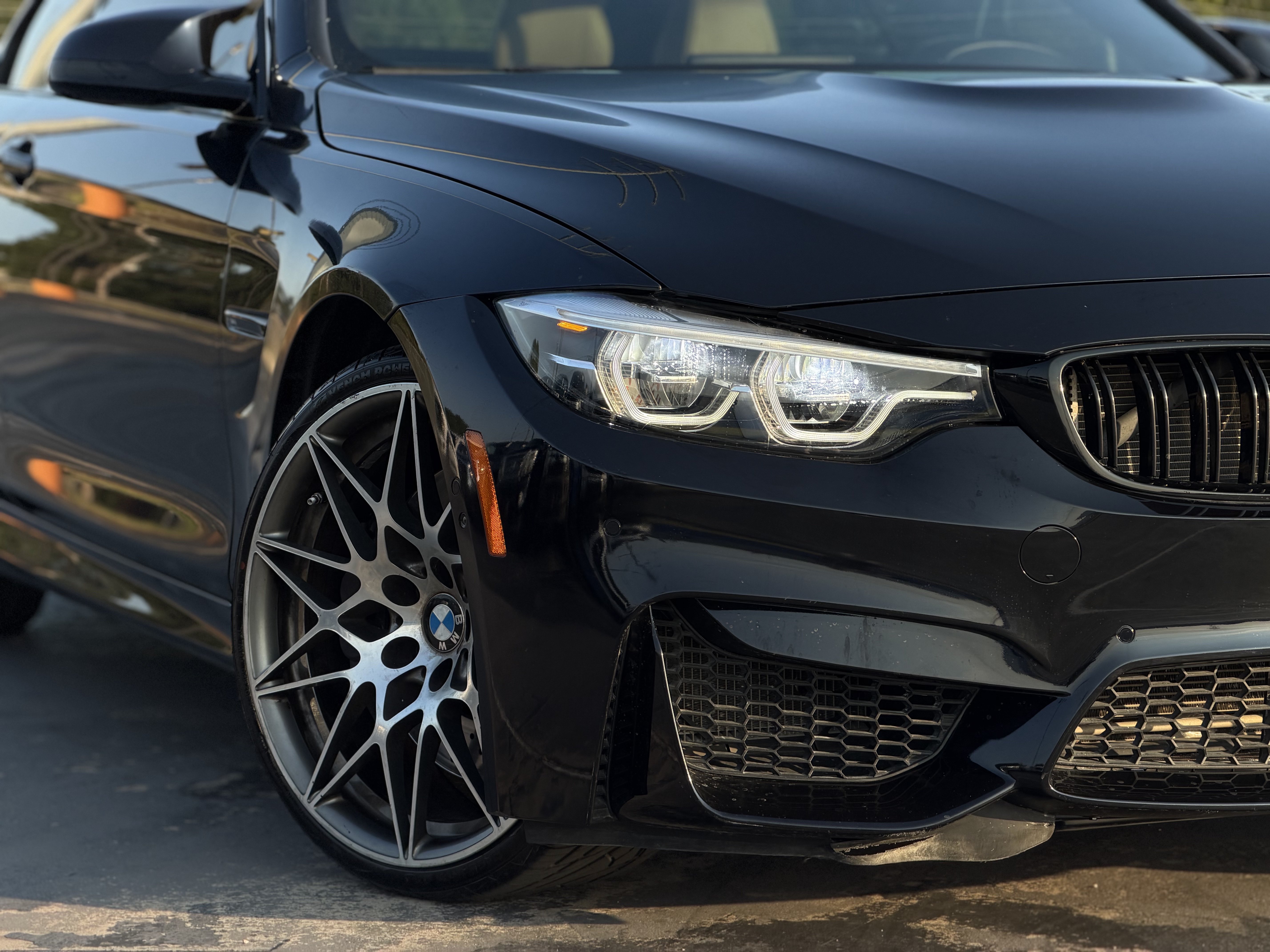 Used 2018 BMW M4 Convertible w/ Competition Package RWD image 8