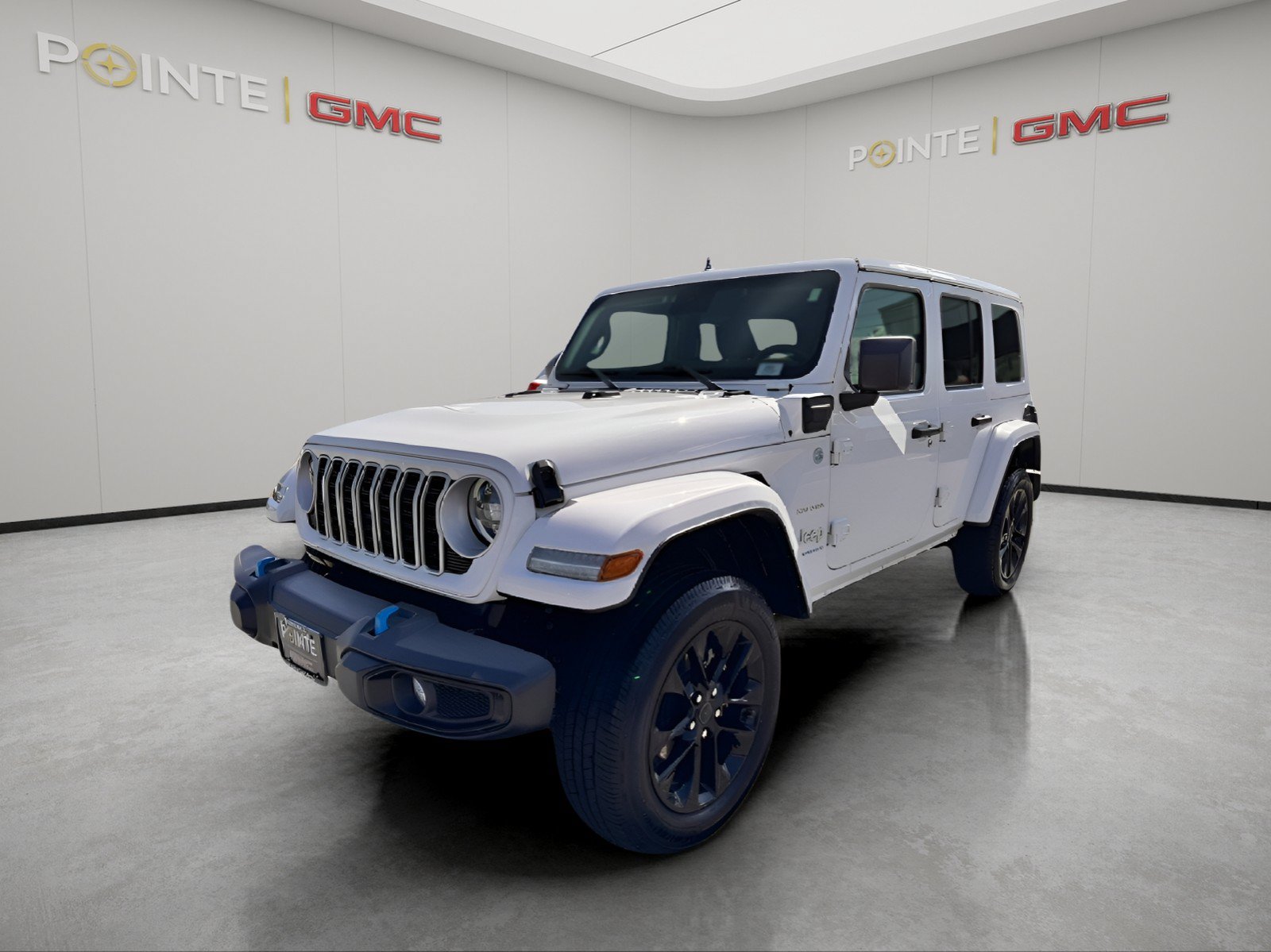 Used 2024 Jeep Wrangler Unlimited Sahara AWD/4WD image 2