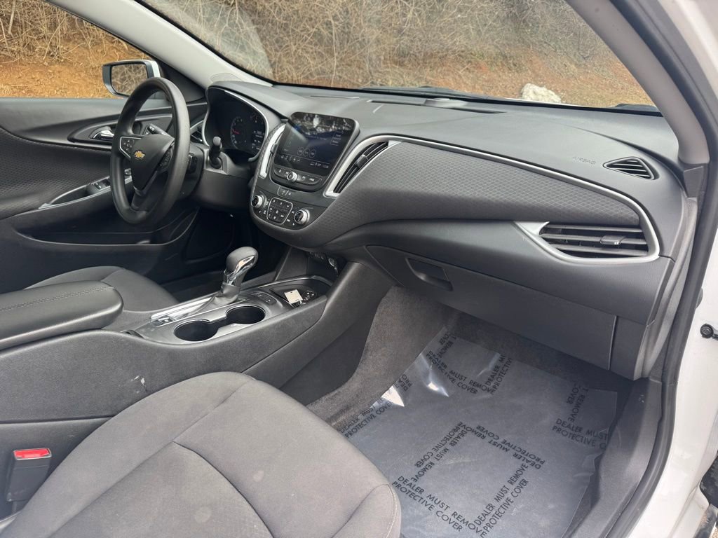 Used 2024 Chevrolet Malibu LT image 11