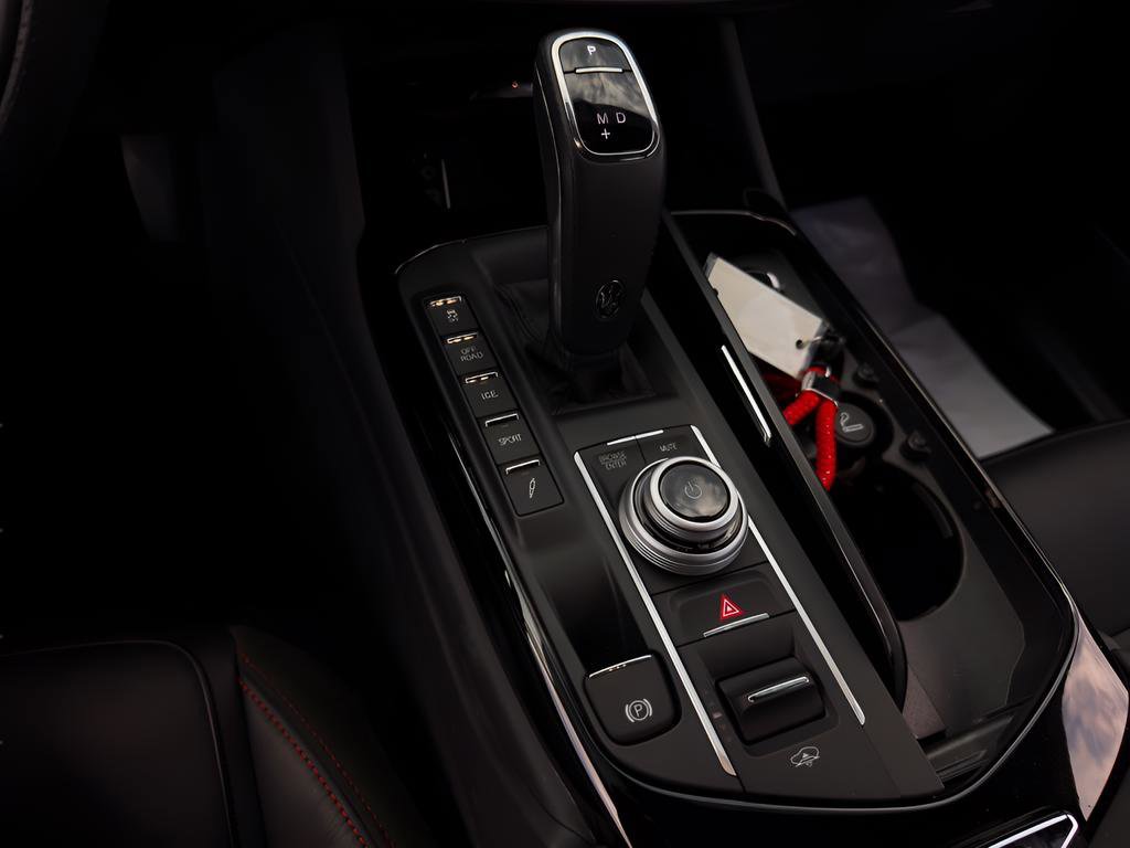 Used 2024 Maserati Levante GT Ultima image 14