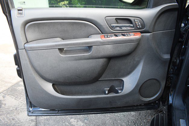 Used 2013 Chevrolet Suburban LTZ image 13