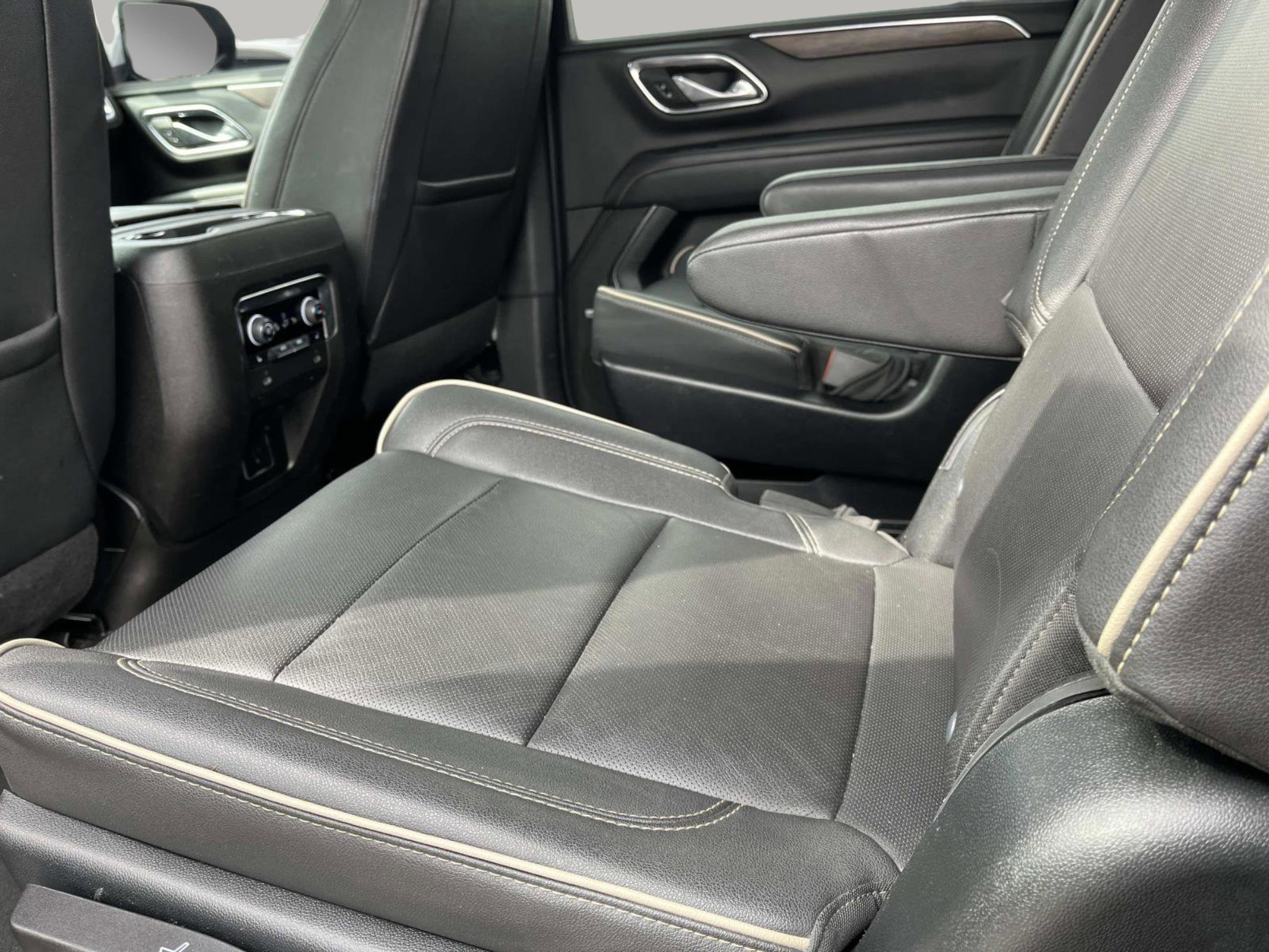 Used 2023 Chevrolet Suburban Premier AWD/4WD image 20