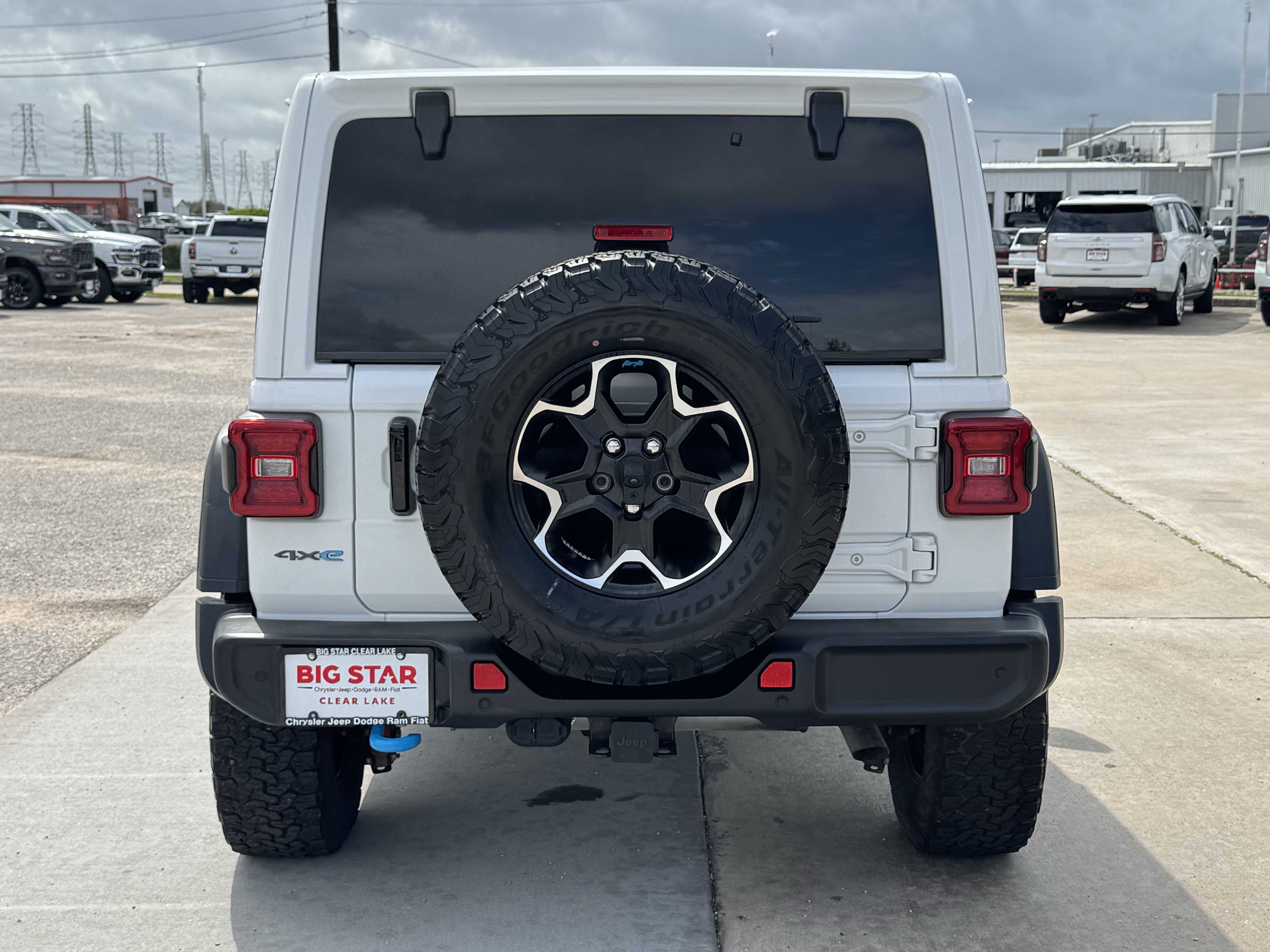 Used 2022 Jeep Wrangler Unlimited Rubicon 4xe w/ Cold Weather Group image 9