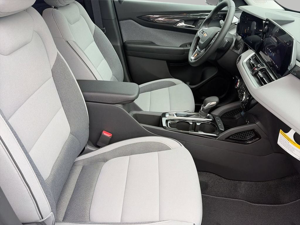 New 2026 Chevrolet TrailBlazer LT w/ LT Cold Weather Package FWD image 8