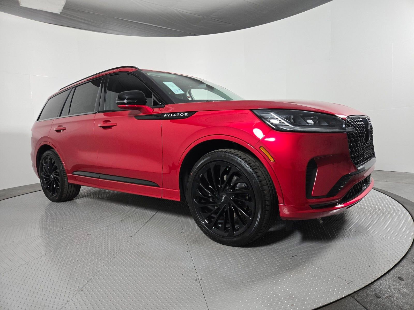 New 2026 Lincoln Aviator Reserve w/ Jet Appearance Package image 2