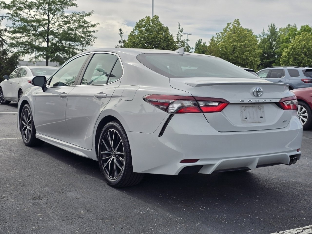 Used 2023 Toyota Camry SE w/ Convenience Package FWD image 5