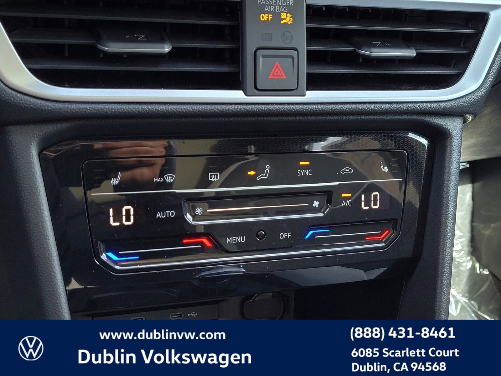 New 2025 Volkswagen Taos SE FWD image 16