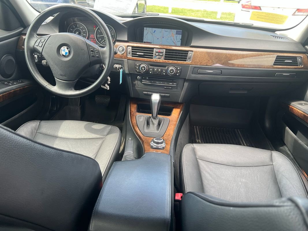 Used 2010 BMW 328i xDrive Sedan AWD/4WD image 12