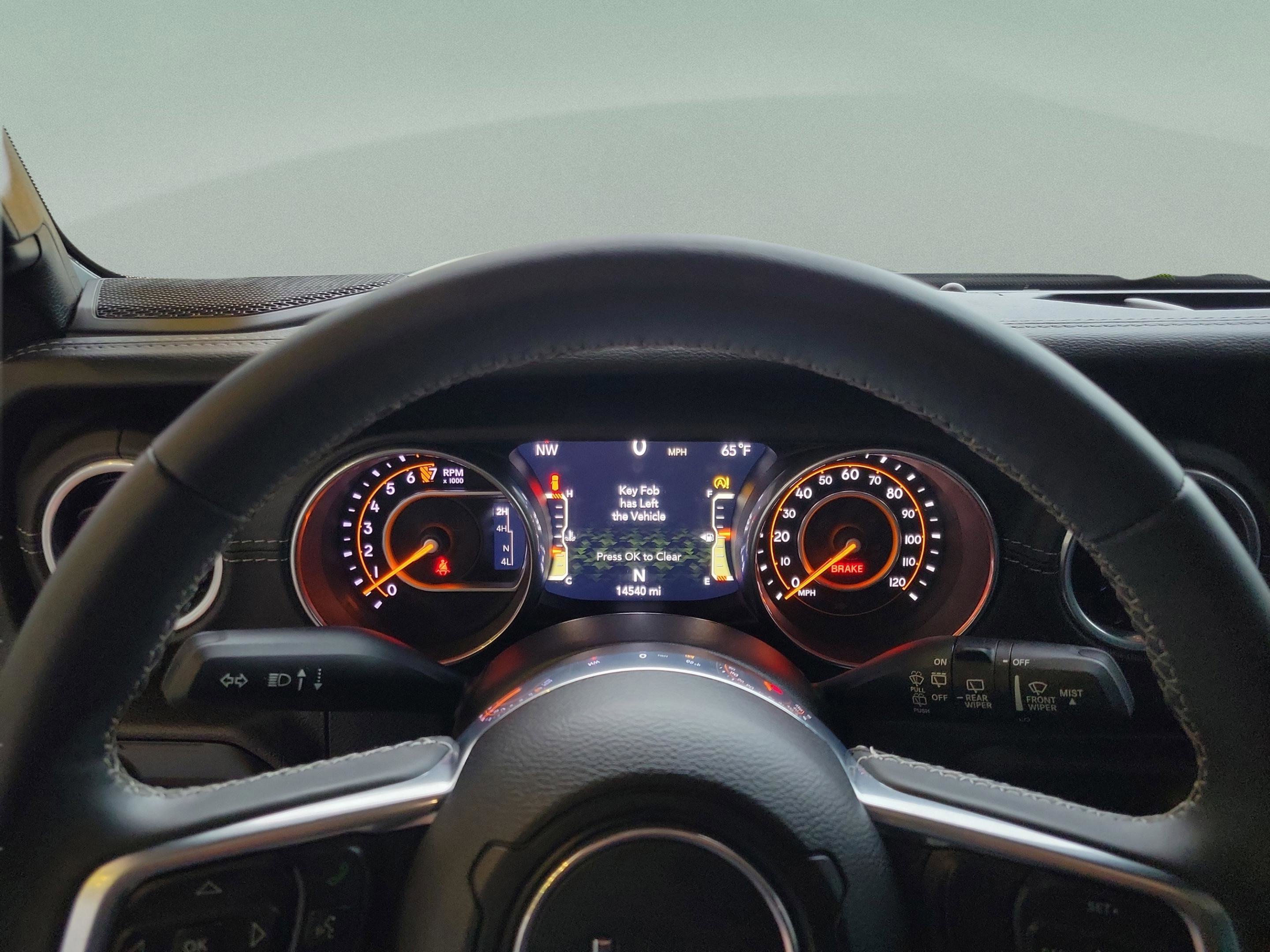 Used 2018 Jeep Wrangler Unlimited Sahara image 15