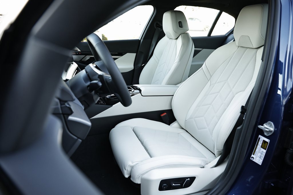 New 2026 BMW 530i w/ Premium Package image 19