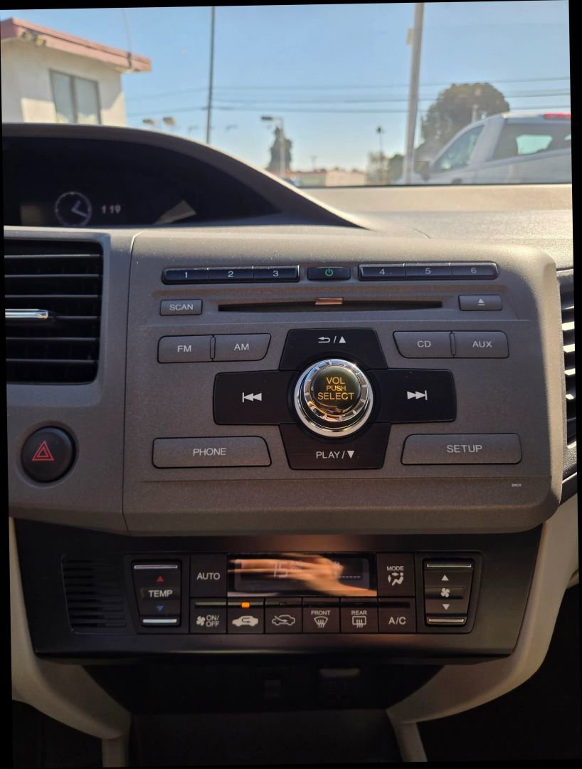 Used 2012 Honda Civic Hybrid Sedan image 24