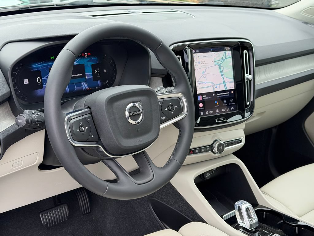 Certified 2023 Volvo XC40 B5 Plus w/ Protection Package Premier AWD/4WD image 25