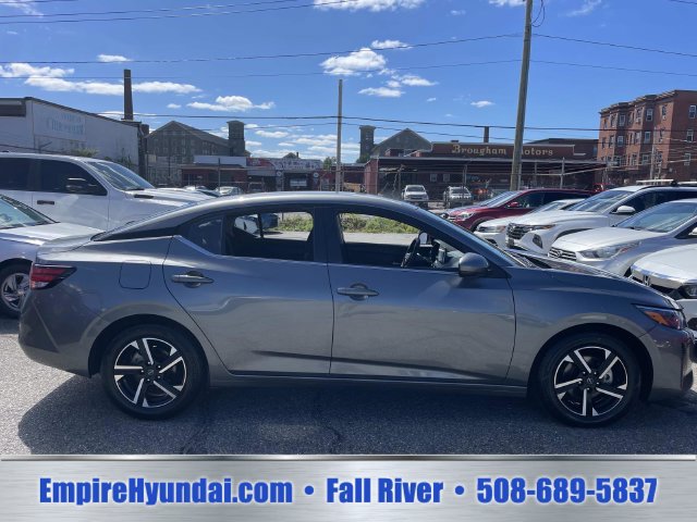 Used 2024 Nissan Sentra SV FWD image 3