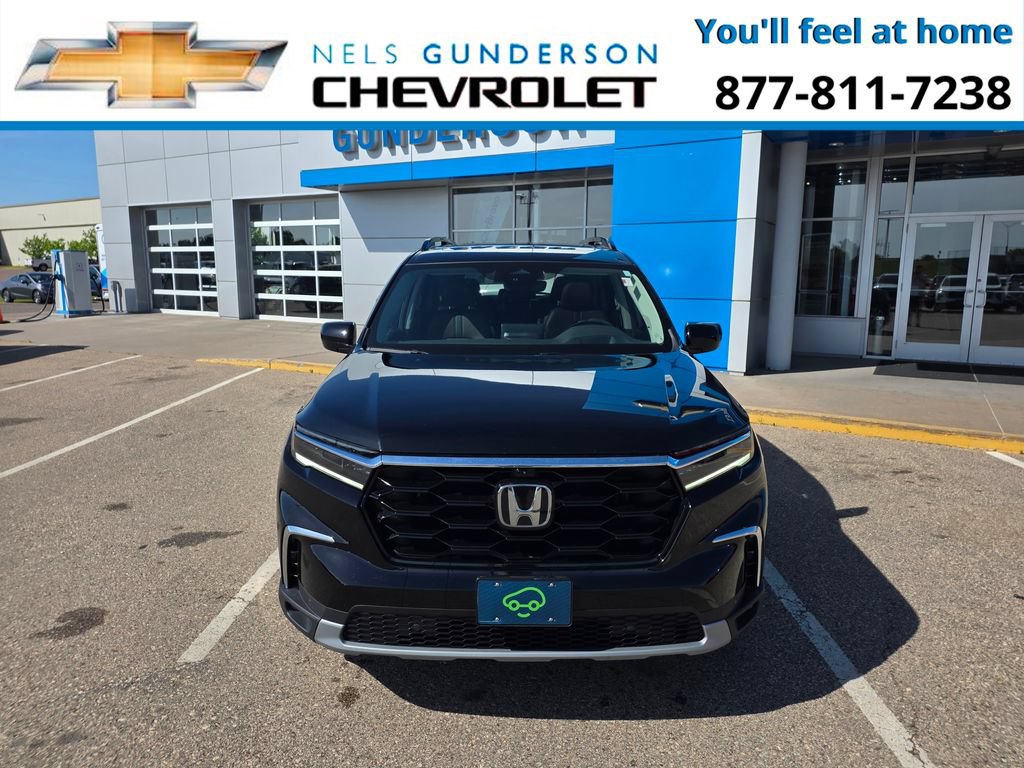 Used 2025 Honda Pilot Elite image 2