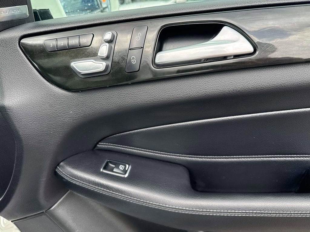 Used 2019 Mercedes-Benz GLS 450 4MATIC image 18