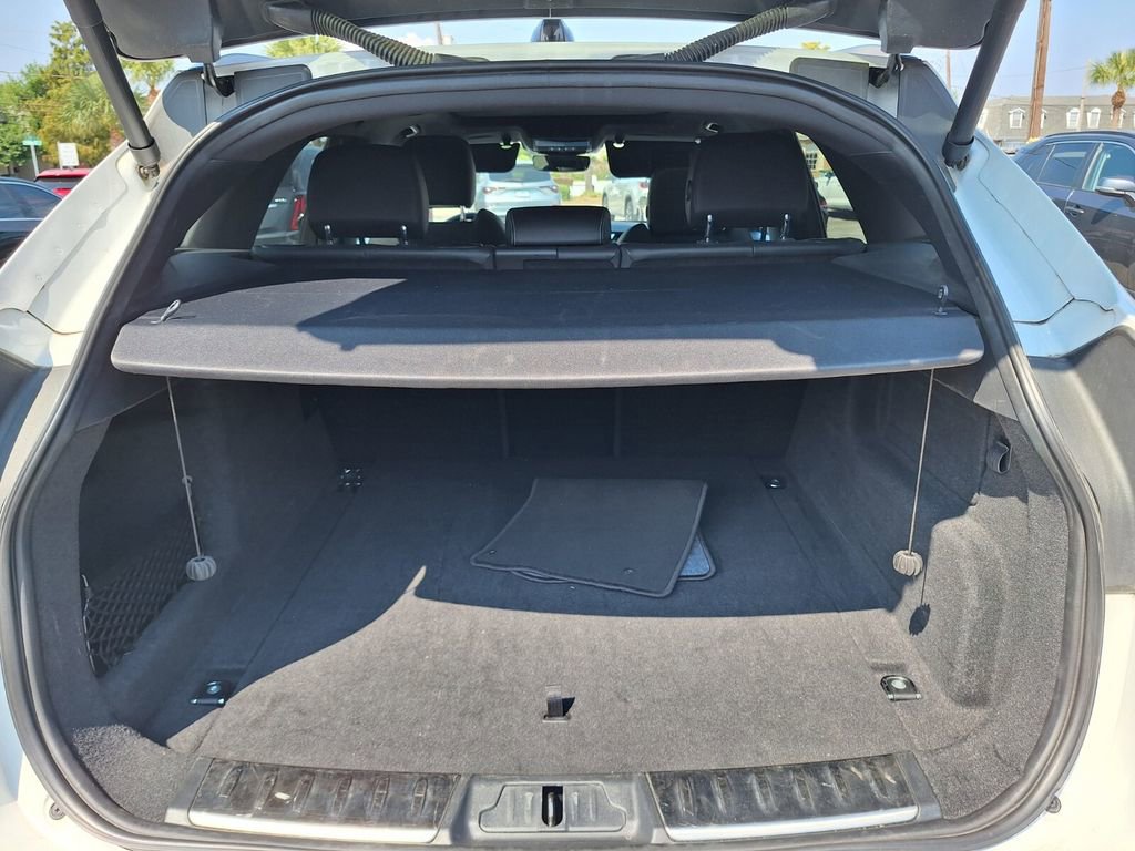 Used 2024 Jaguar F-PACE R-Dynamic S image 24