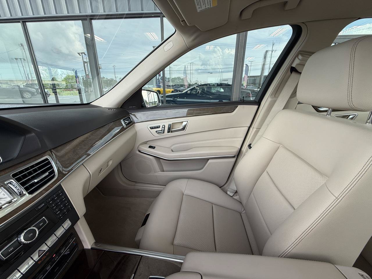 Used 2014 Mercedes-Benz E 350 4MATIC Sport image 23