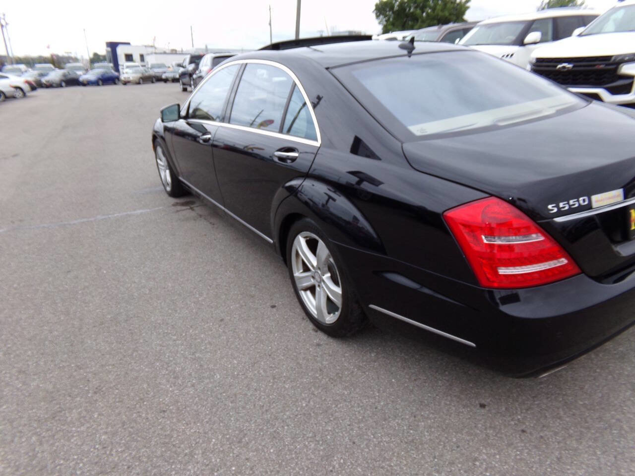 Used 2011 Mercedes-Benz S 550 4MATIC image 37