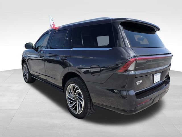 Certified 2025 Lincoln Navigator Reserve AWD/4WD image 5