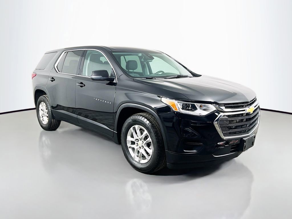 Used 2021 Chevrolet Traverse LS AWD/4WD image 3