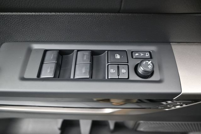 New 2026 Toyota Tundra Limited AWD/4WD image 9