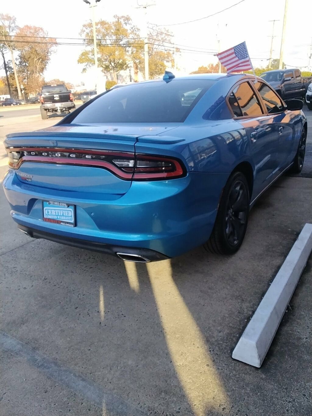 Used 2019 Dodge Charger SXT image 4