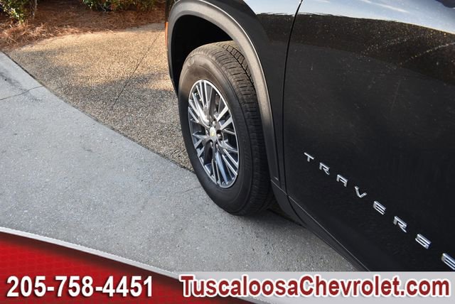 Used 2025 Chevrolet Traverse LT w/ Driver Confidence Package image 17
