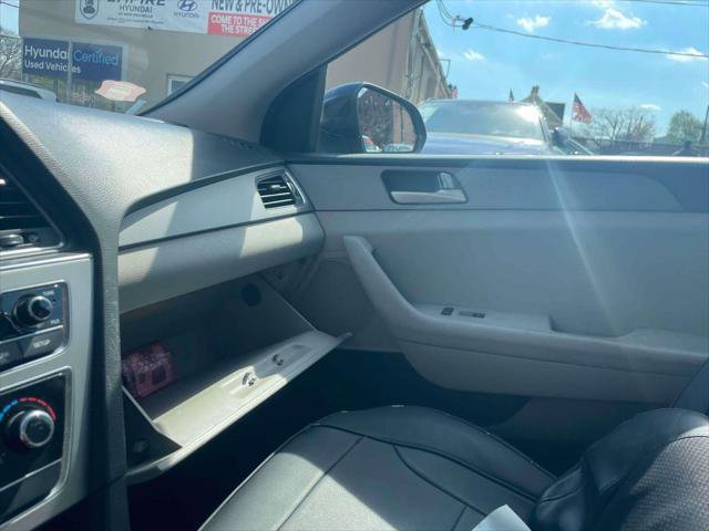 Used 2017 Hyundai Sonata SE FWD image 30