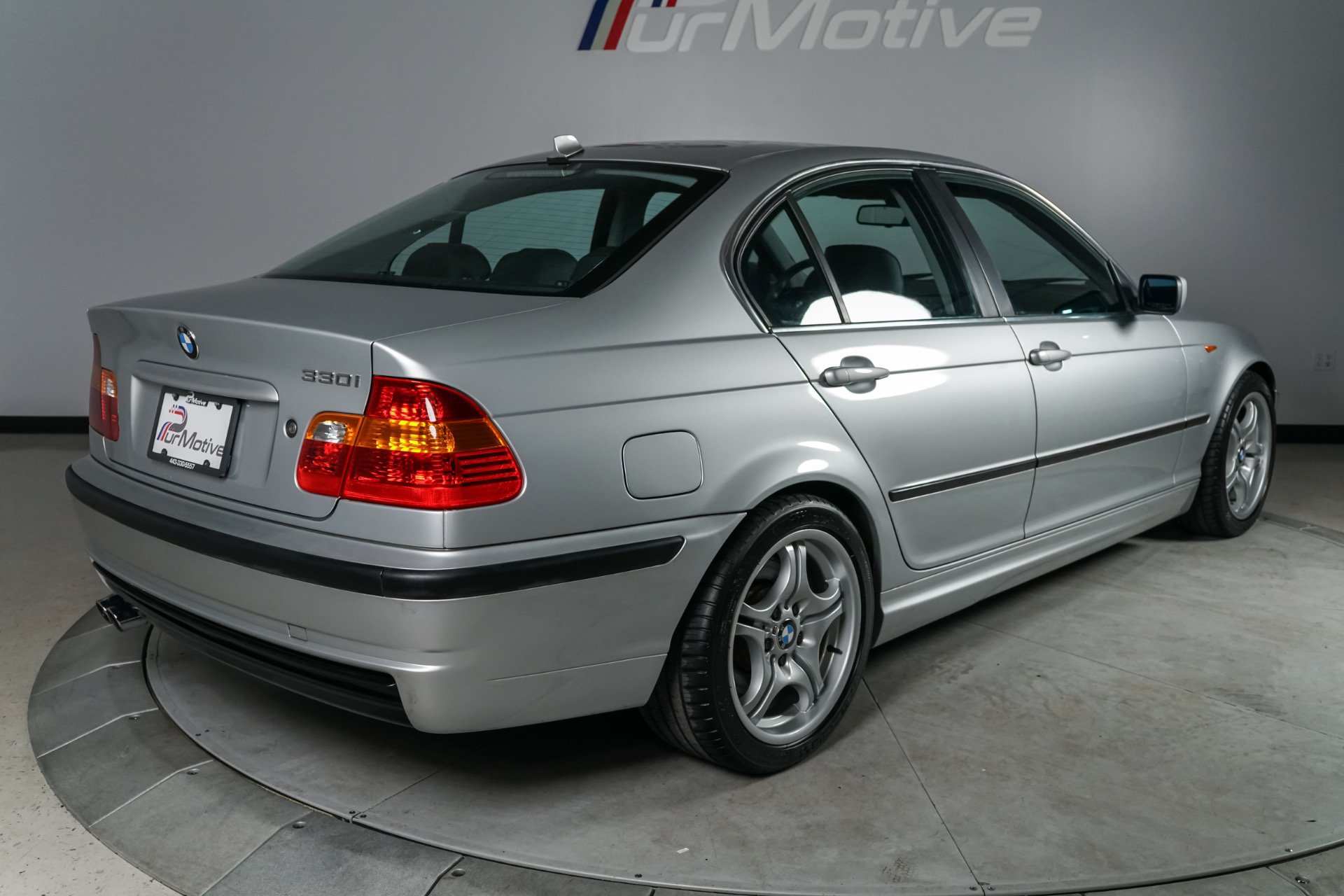 Used 2004 BMW 330i Sedan RWD image 10