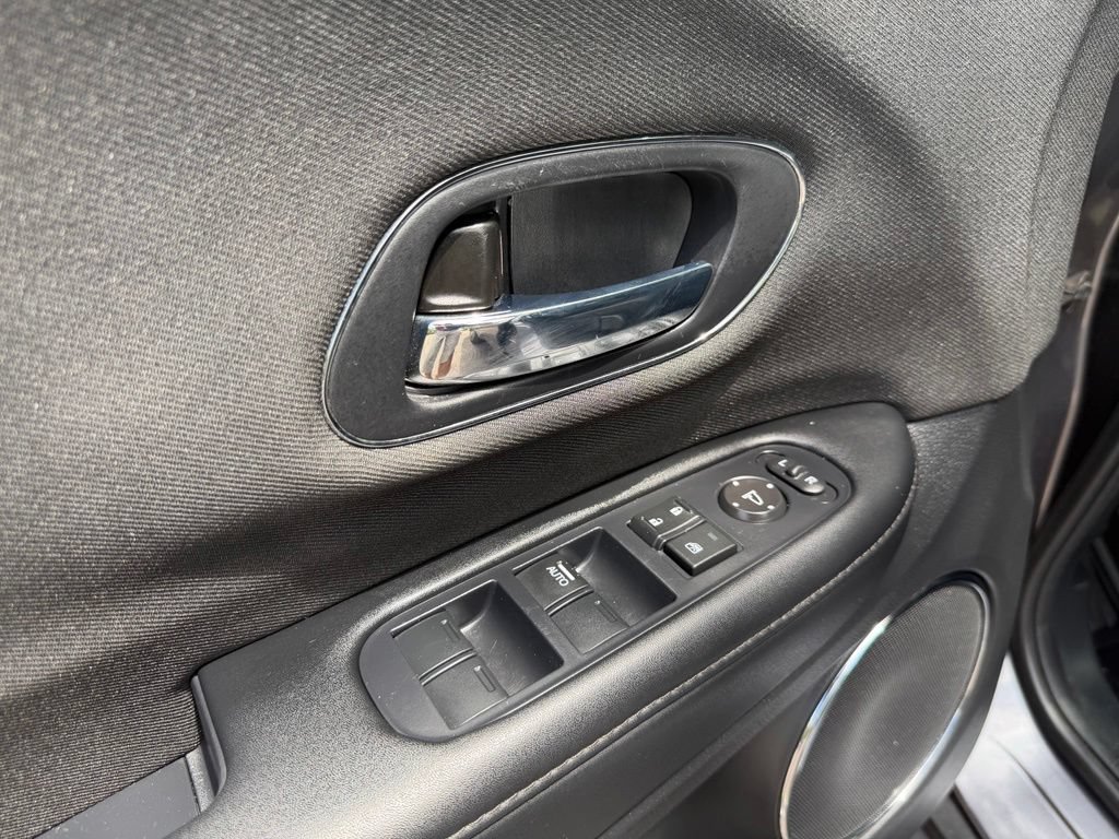 Used 2022 Honda HR-V EX image 16