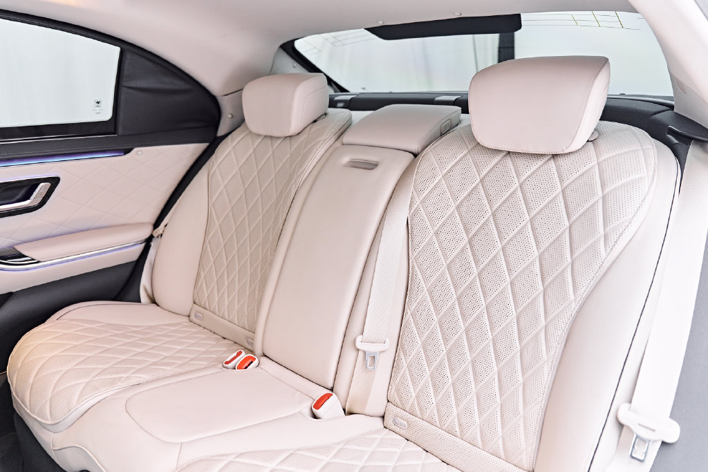 Used 2024 Mercedes-Benz S 580 4MATIC Sedan w/ AMG Line image 39