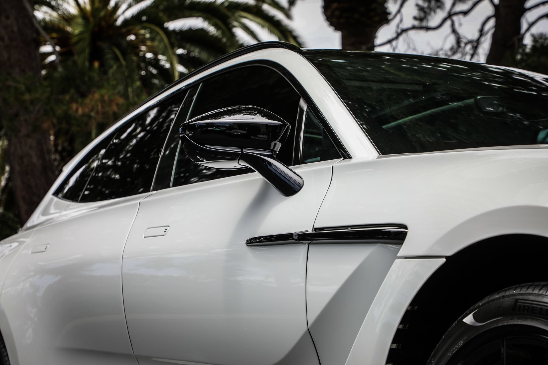 Used 2022 Aston Martin DBX AWD/4WD image 29