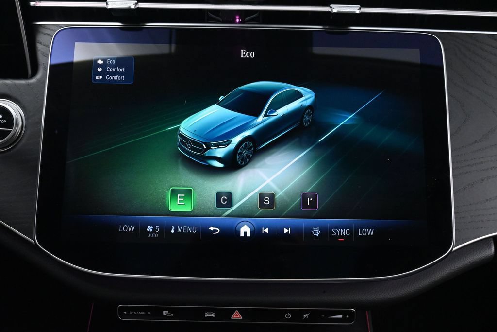 Used 2025 Mercedes-Benz E 350 Sedan image 40