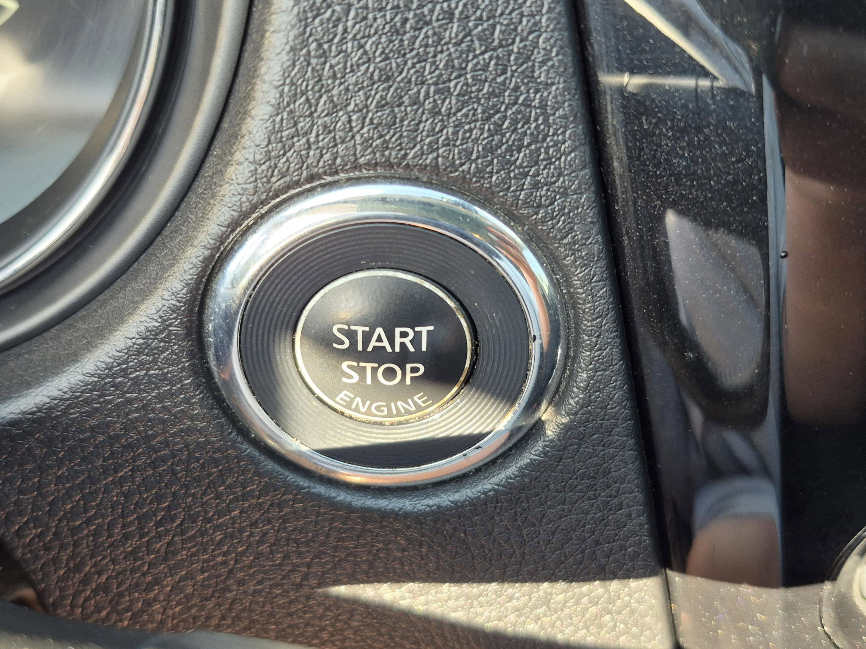 Used 2020 Nissan Rogue SV AWD/4WD image 32