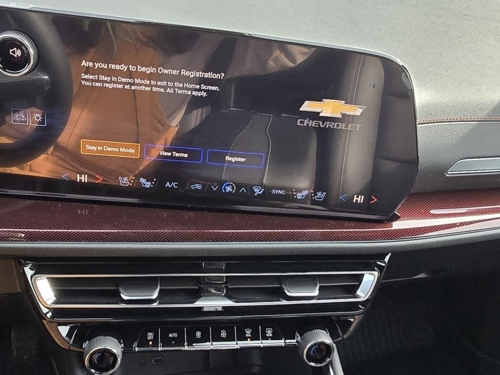 New 2026 Chevrolet Traverse RS w/ LPO, Floor Liner Package AWD/4WD image 18