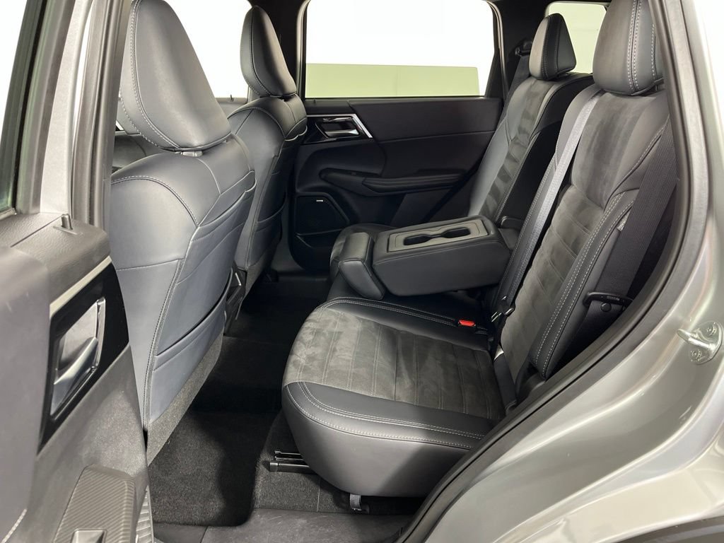 Used 2025 Mitsubishi Outlander SE AWD/4WD image 30