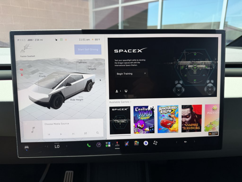 Used 2024 Tesla Cybertruck AWD Crew Cab image 33