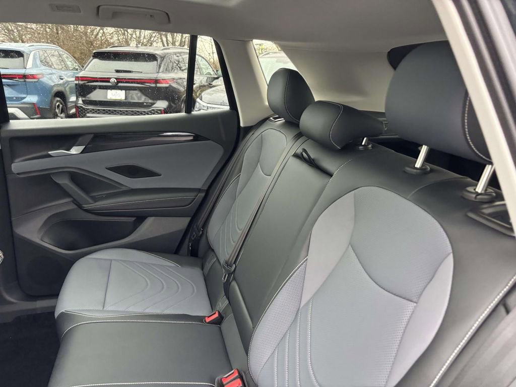 New 2026 Volkswagen Tiguan SE image 26