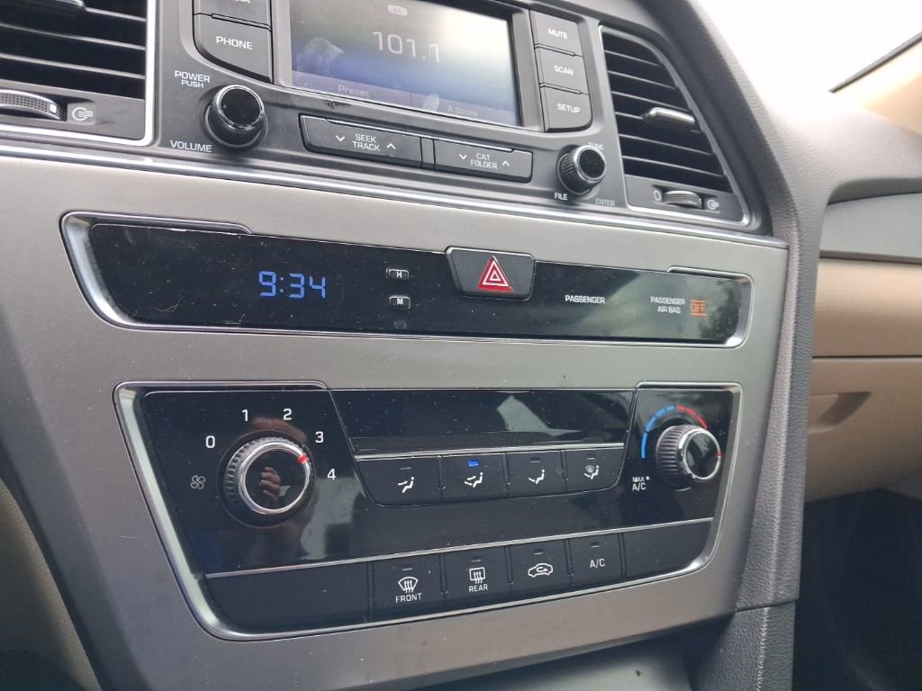 Used 2015 Hyundai Sonata SE w/ Option Group 09 image 24