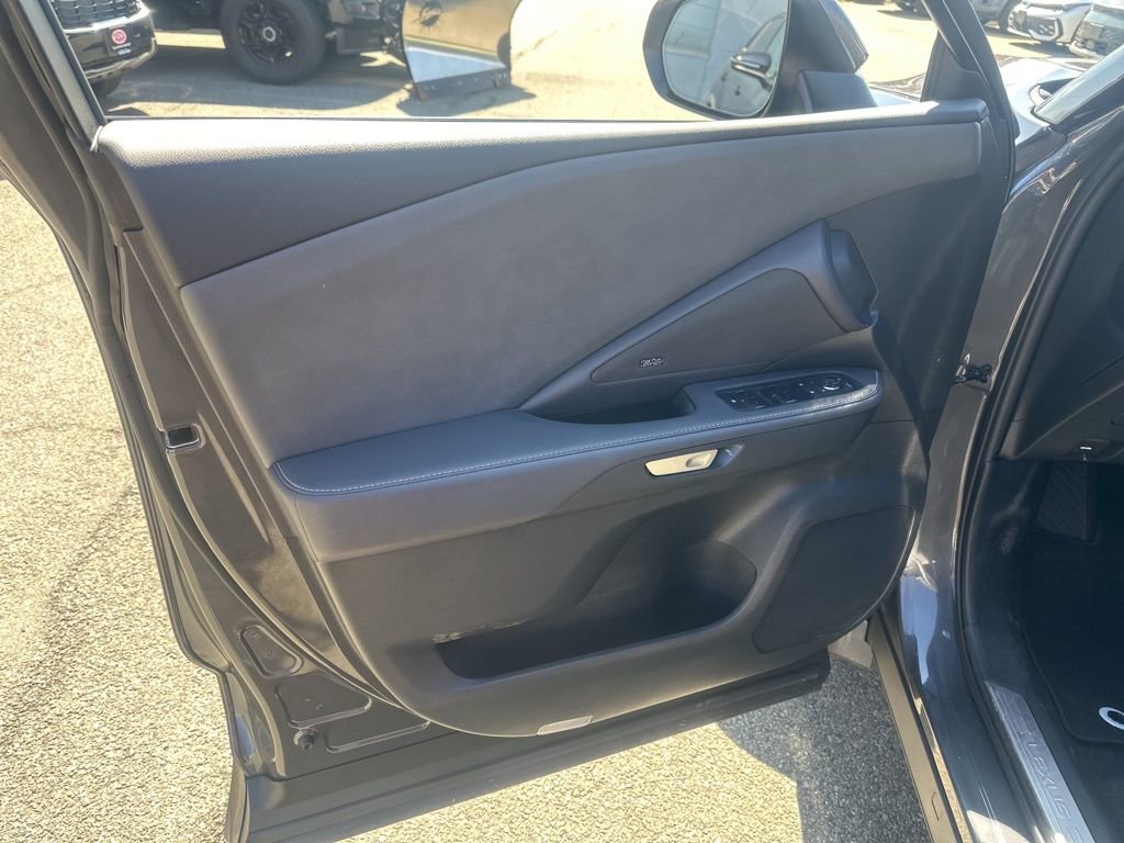 Used 2024 Lexus TX 550h AWD Plug-In Hybrid w/ Technology Package image 10