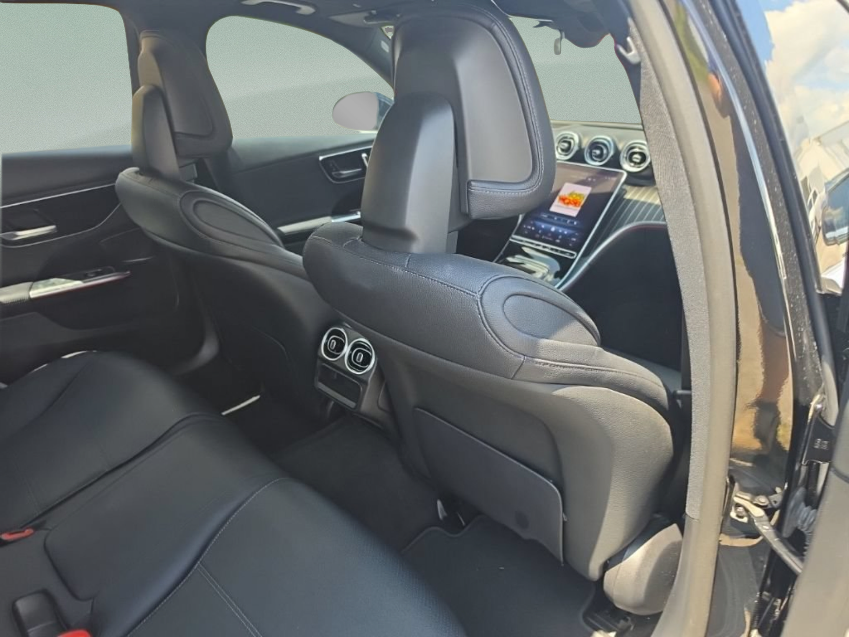 Used 2023 Mercedes-Benz C 300 Sedan image 31
