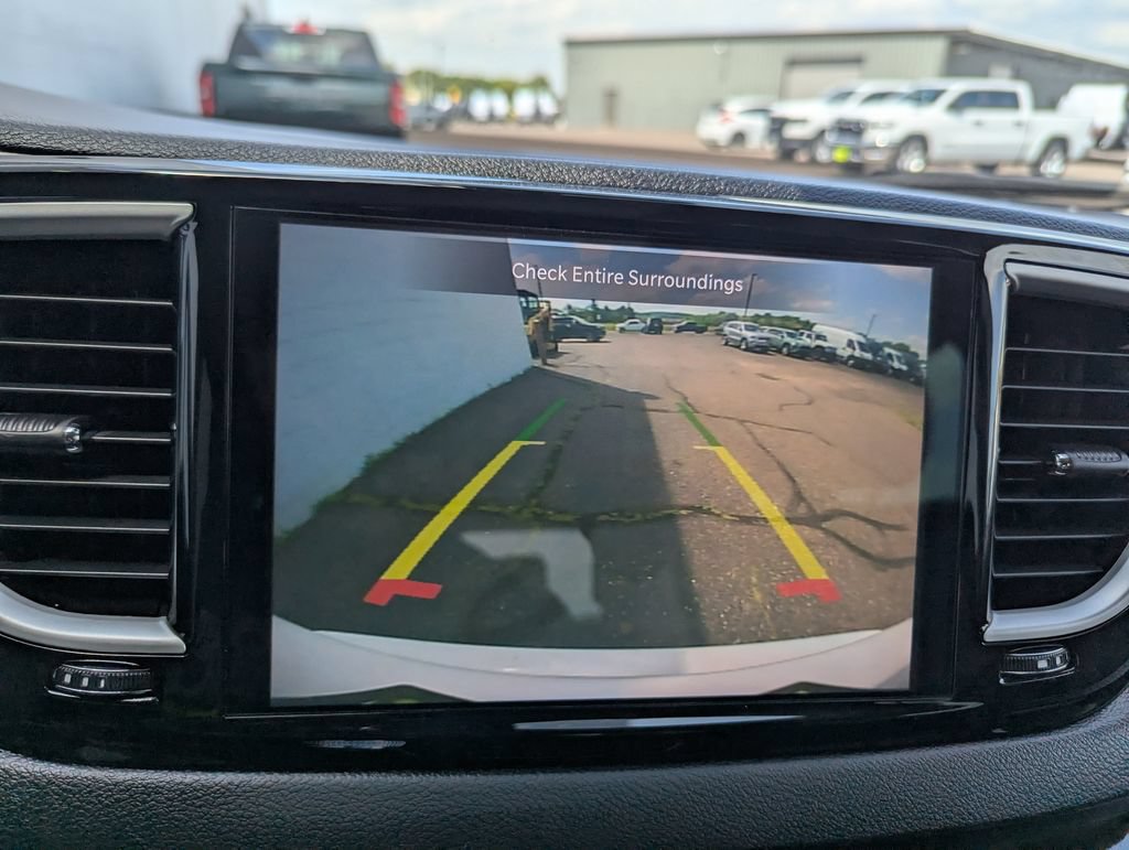 Used 2023 Chrysler Pacifica Touring-L FWD image 12