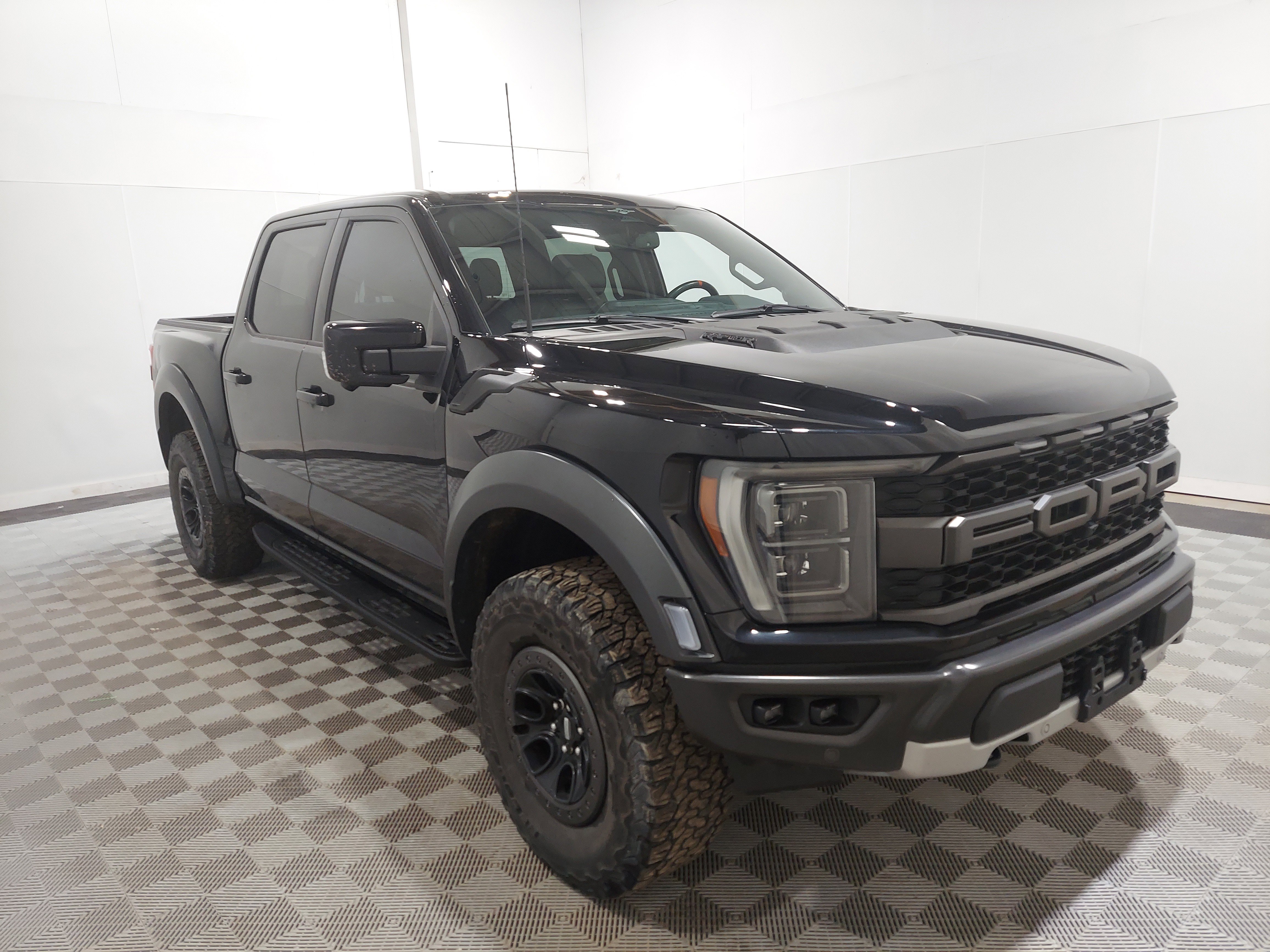 Used 2023 Ford F150 Raptor w/ Raptor Carbon Fibre Package AWD/4WD image 4