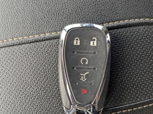 Used 2023 Chevrolet Traverse Premier FWD image 34