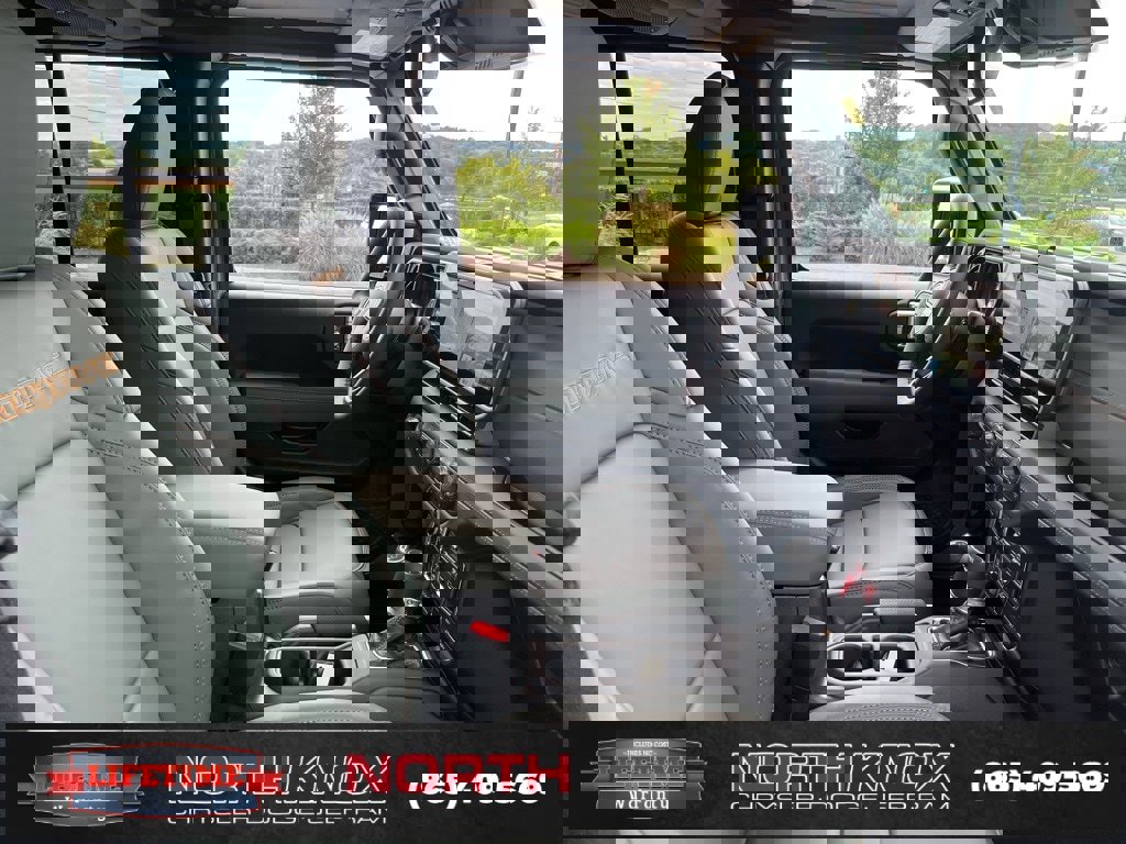 New 2025 Jeep Gladiator Mojave w/ Safety Group image 26