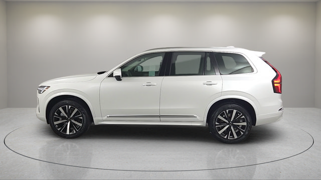 Certified 2025 Volvo XC90 B6 Core w/ Protection Package Premier AWD/4WD image 4
